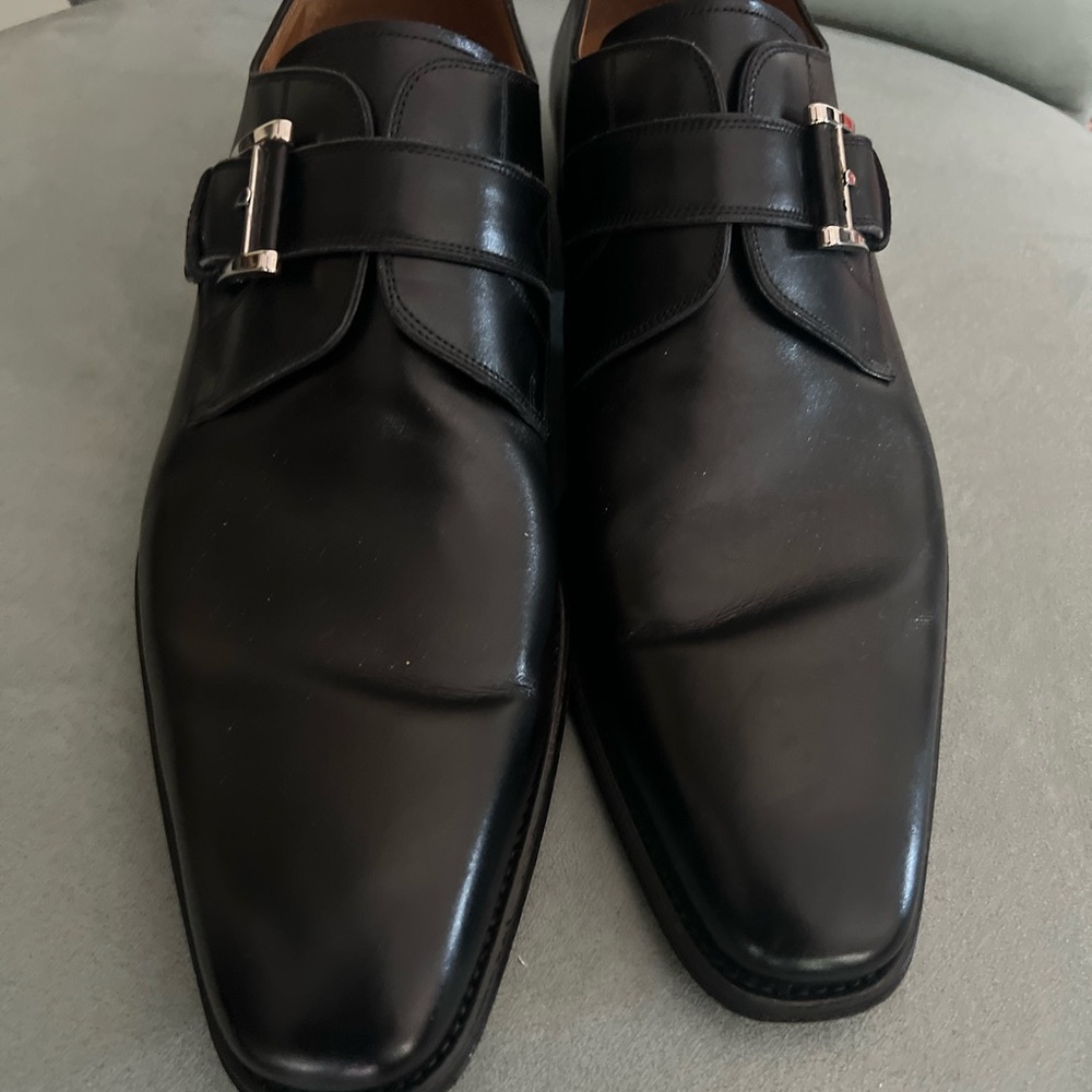 Magnanni Black Oxfords Sleek Leather Design